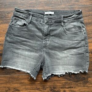 Nine West Women’s Slimming Pocket Frayed hem Denim Shorts Size 10 (A16)